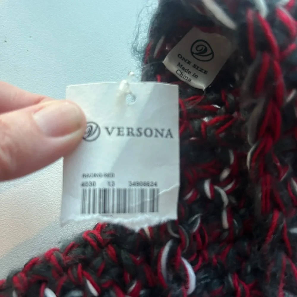 Versona NEW red and charcoal  retro knit wrap one size acrylic cozy gift